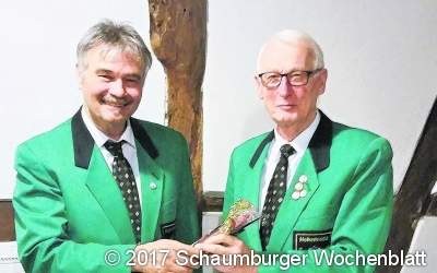 Großes Fest mit einem Gedenkstein  an der Sängerbuche in Hohenrode