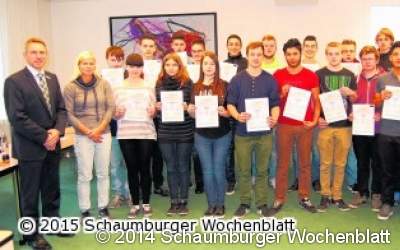 Zertifikatübergabe für das Bewerbungstraining