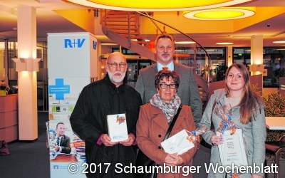 Volksbank in Schaumburg zeichnet Gewinner des Mitgliederherbst-Gewinnspiels aus