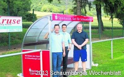 Die Regenflucht unter die Bäume hat ein Ende