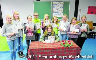 Schüler messen sich beim Lesen