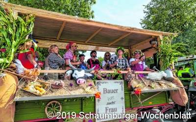 Kühles Blondes, heiße Rhythmen, pfiffige Outfits