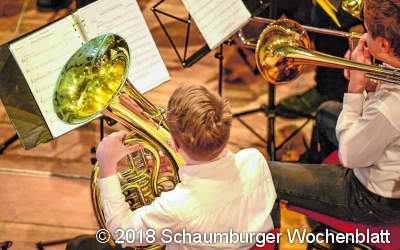 Musiker üben fleißig für das Konzert