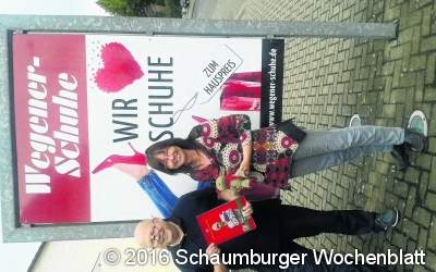 Pakete packen und Freude schenken