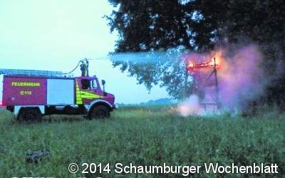 Brennenden Hochsitz gelöscht