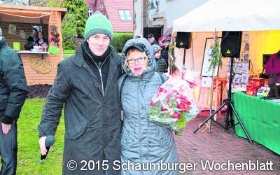 Regenschauer begleiten Adventsmarkt