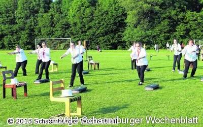 Kicken, Disco, Rasen-Boule und Familientag erfreuen