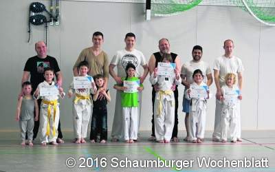 Kinder trainierten ihre Väter