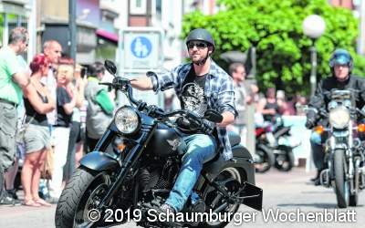 Harley-Treffen, Bingo-Bär und Chorgesang