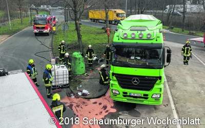 Dieselkraftstoff läuft
in großen Mengen aus
