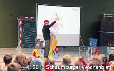 Grundschüler lernten, Müll richtig zu sortieren