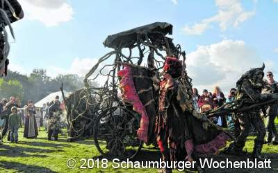 Großer Pestumzug führt durch den Schlosspark