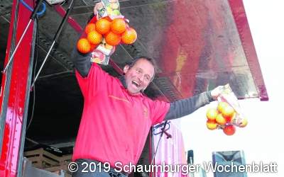 Ausgelassener Markttrubel 
unter strahlender Herbstsonne