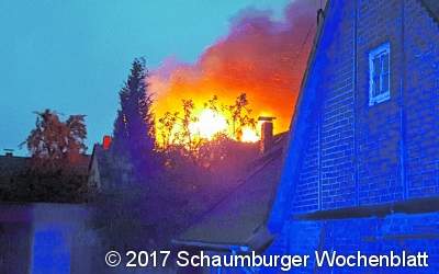 Dachstuhlbrand hält in Atem