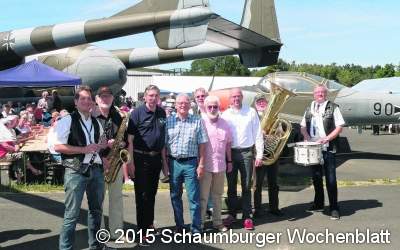 Jazzmusik, Bier und heiße Würstchen