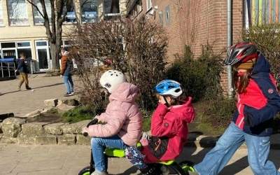 Olifu-Taxis für die Haster Grundschule