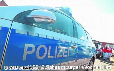 Zwei Jugendliche gehen auf Diebestour