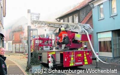 Erneut lodern die Flammen