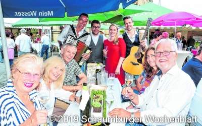 Ganz im Zeichen der kleinen Garnele Bückeburgs Gourmetmeile kocht auch 2019 über / Modern Walking musiziert durch die Reihen