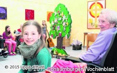 Lebensbaum begleitet Schüler und Senioren durch das Jahr