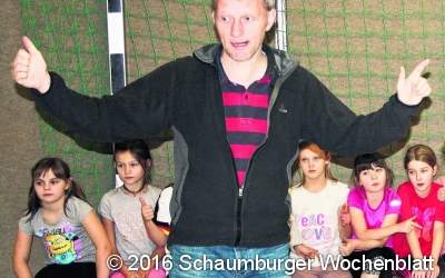 Schüler haben viel Spaß beim Topspin-Cup