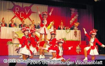 Klosterelfen schicken Amor-Pfeile durch den Saal