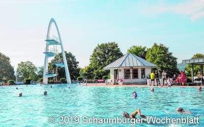 Das Anschwimmen im Bergbad läutet die Saison ein
