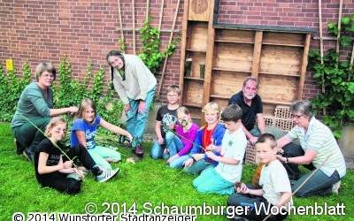 Kinderkonfirmanden bauen 