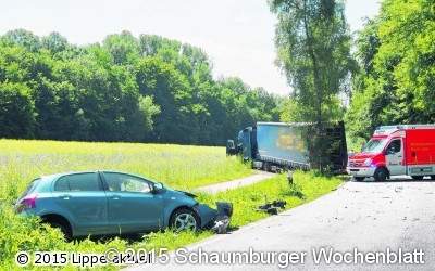 PKW kollidiert frontal mit Sattelzug