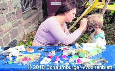 Mit Tombola und Tipi-Zelten