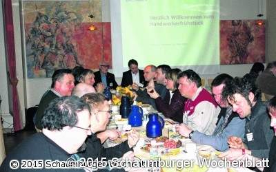 Neue Netzwerke knüpfen bei Brötchen und Kaffee
