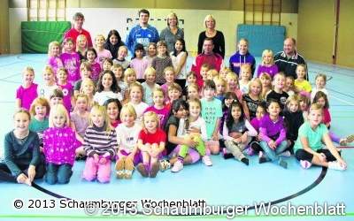 Grundschülerinnen für den Handballsport begeistert