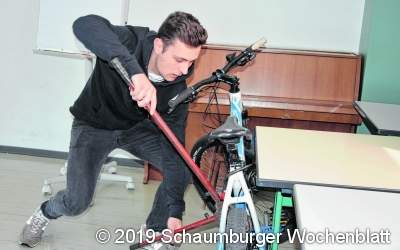 Mehr Sicherheit für Feuerwehrleute siegt 
beim Schülerwettbewerb des Gründerpreises