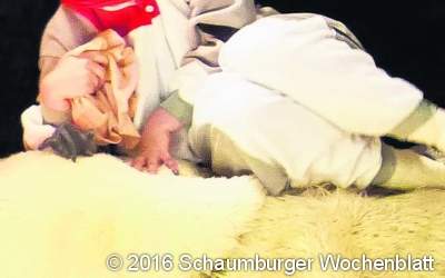 Dichter Nebel wabert im  Dorfgemeinschaftshaus