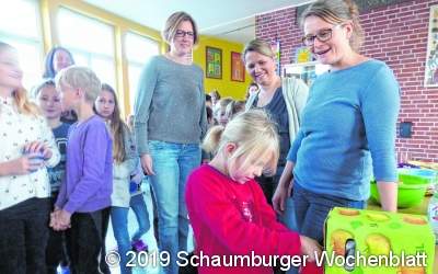 Den leckeren Apfelsaft liefert der Heimatverein