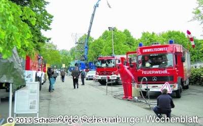 Rote Autos, blaue Uniformen und jede Menge Sachverstand