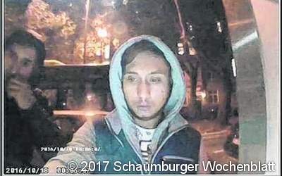 Seniorin während der Arbeit im eigenen Garten bestohlen