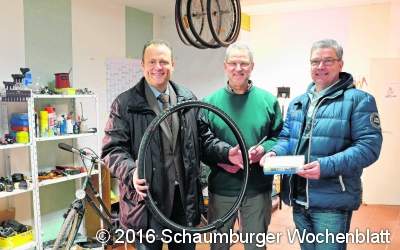 Fahrradprojekt braucht neben Ersatzteilen auch 