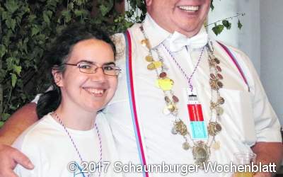 Fröhliche Fete in der Kolonie