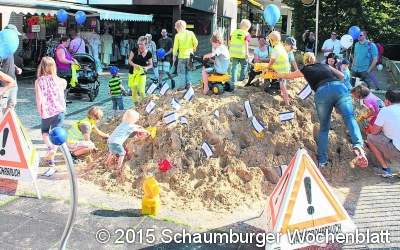 Spielparadies auf dem Sandhaufen