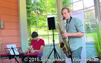 Kur-Charakter mit Kaffeeklatsch und Jazz