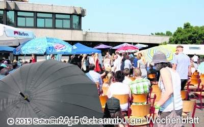 Sonne, Schirme, Schulentlassung