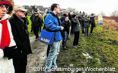 Mehr als dreißig Naturinteressierte trotzen der Kälte
