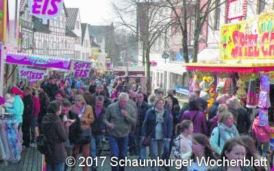 Jahrmarkt lockt zahlreiche Besucher in die Stadt