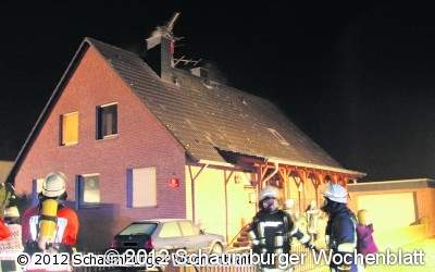 Frau kommt in den Flammen um