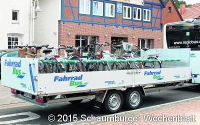 Linie 835 wieder mit Fahrradanhänger