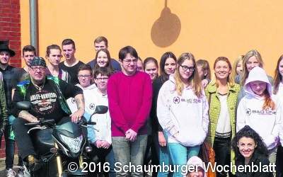 93 Minuten mit 60 jungen Statisten