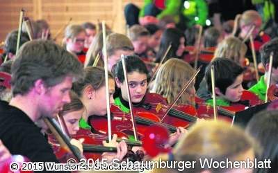 250 Streicher spielen Gummibärchen-Rondo