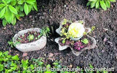 Vogeltränken und Pflanzschalen
