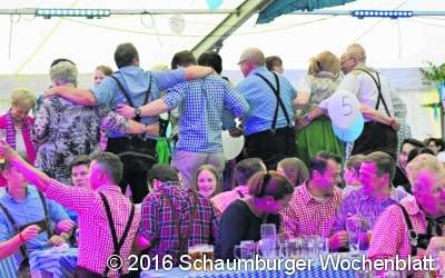 Riesengaudi im Festzelt